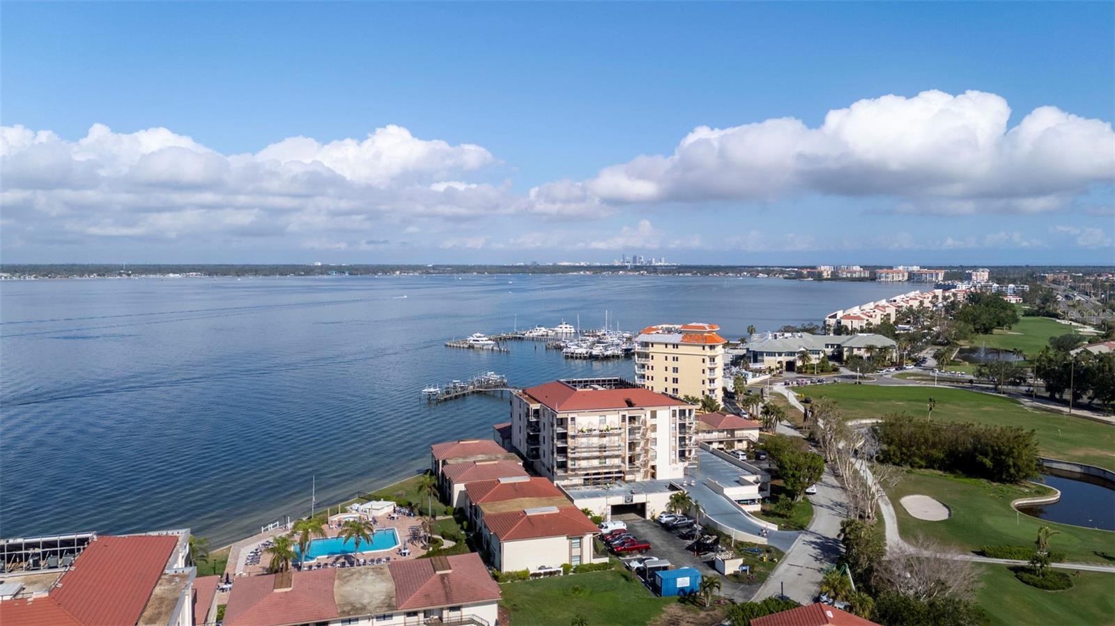 Image 43 of 62 For 6051 Sun Boulevard 111