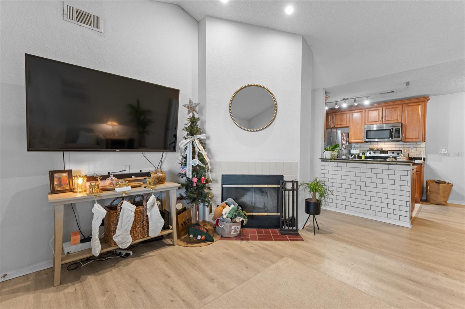 Image 4 of 24 For 10265 Gandy Boulevard N 808