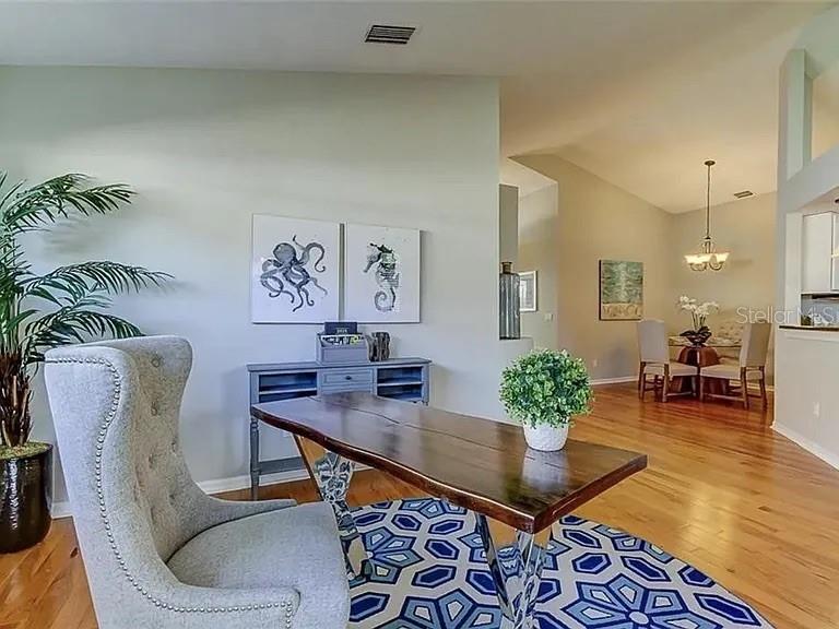 Image 13 of 36 For 11842 Derbyshire Drive