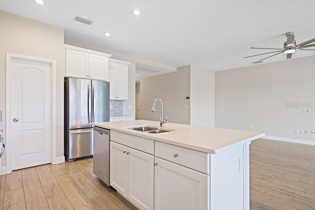 Image 13 of 46 For 5420 Silver Sun Drive