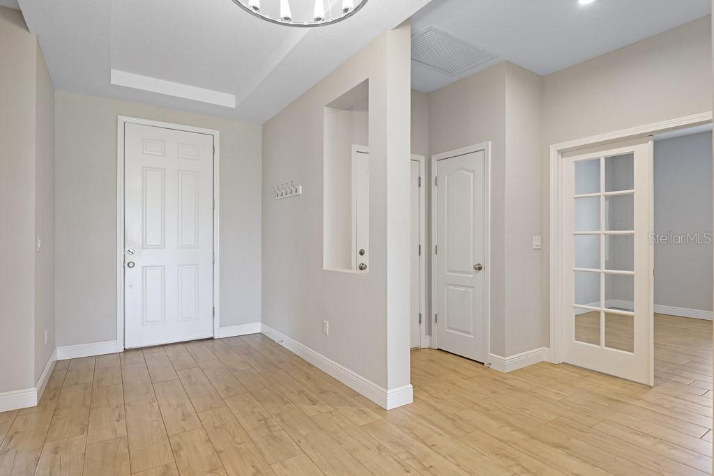 Image 5 of 46 For 5420 Silver Sun Drive