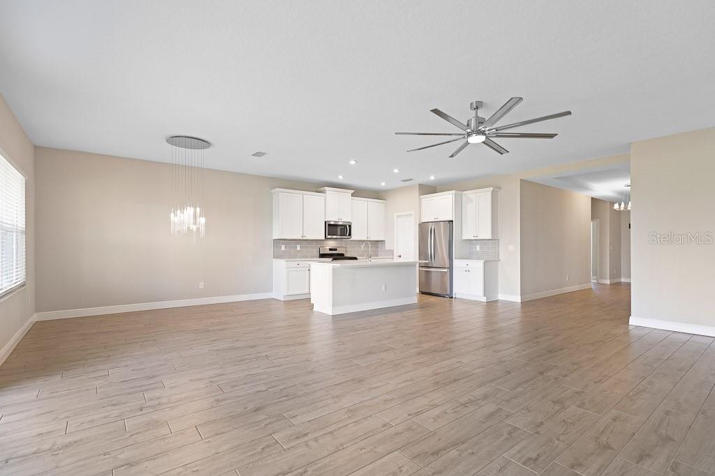 Image 7 of 46 For 5420 Silver Sun Drive