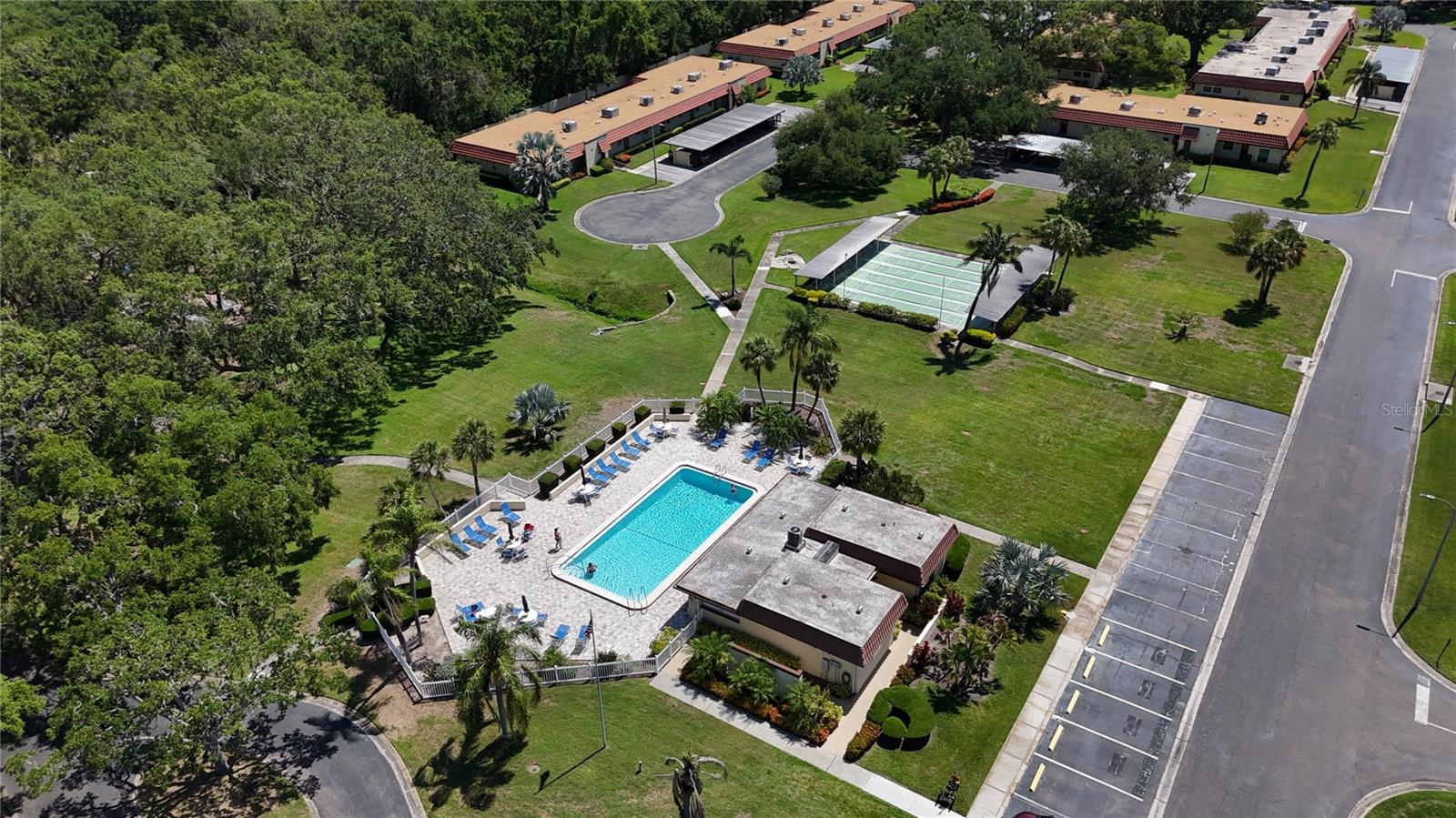 Image 21 of 29 For 1701 Pinehurst Road 16c