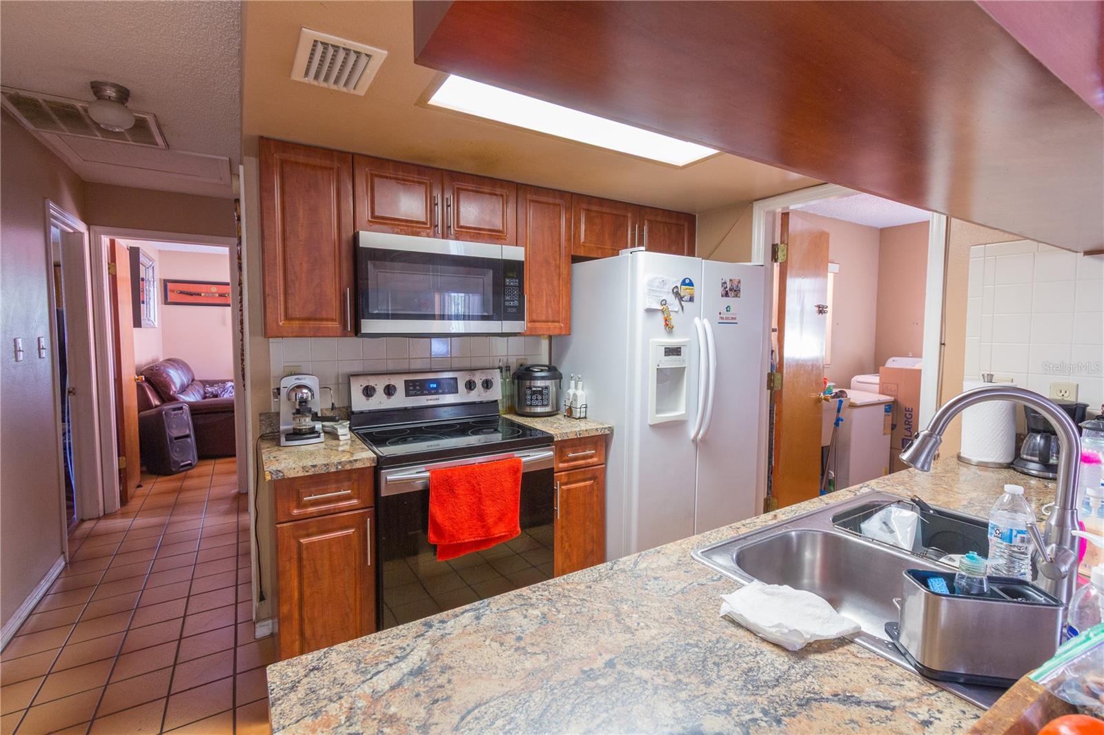 Image 3 of 13 For 1512 Sitka Street