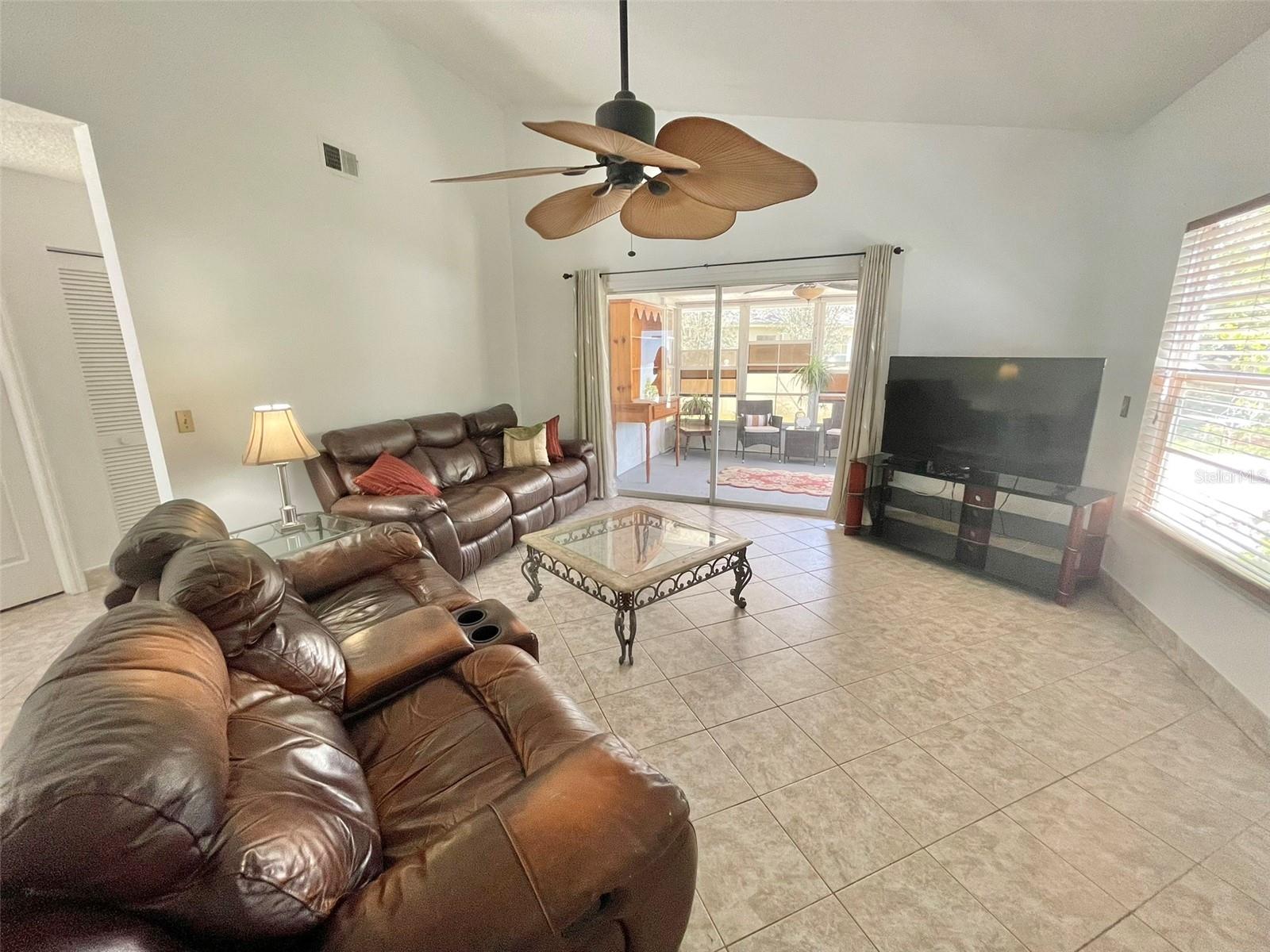 Image 9 of 46 For 4214 Foxboro Drive