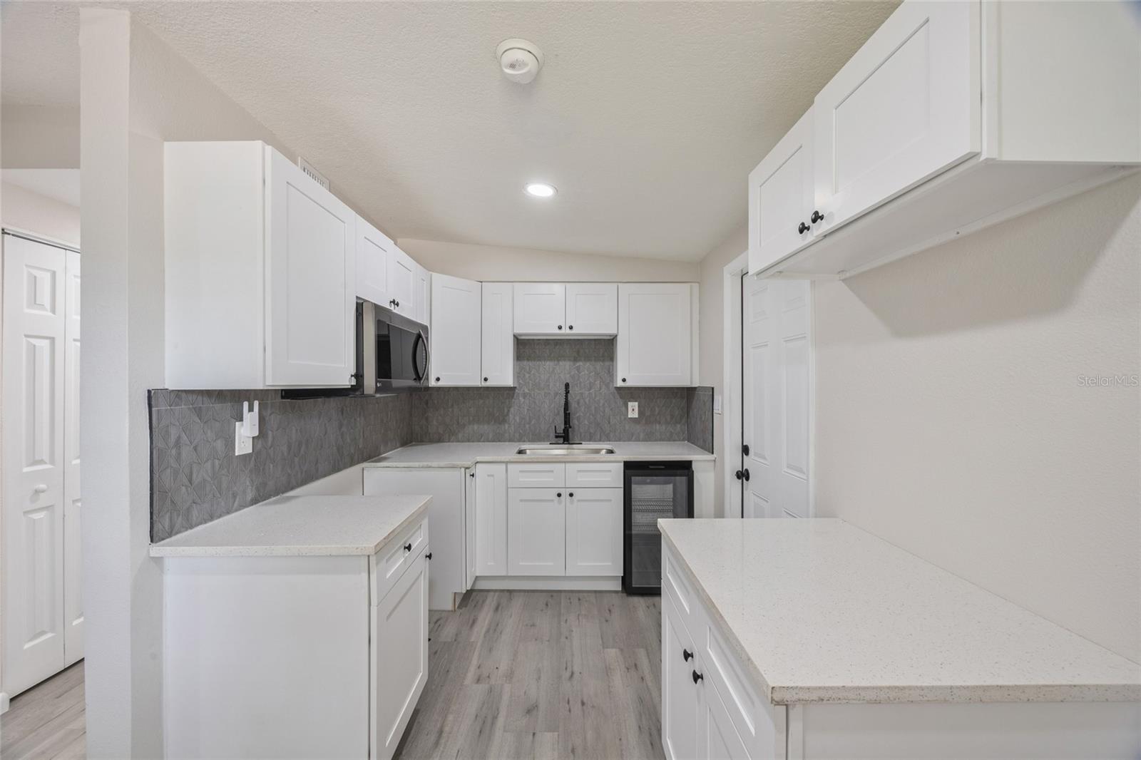 Image 10 of 25 For 728 Trenton Road