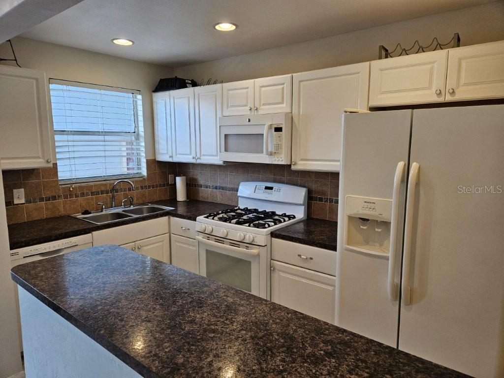 Image 3 of 25 For 3018 59th Street S 202