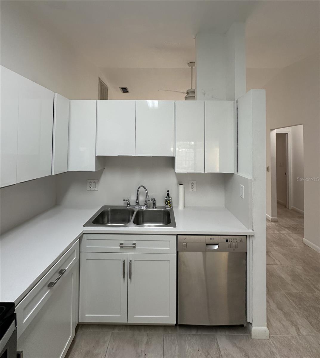 Image 22 of 41 For 6818 Himes Avenue
