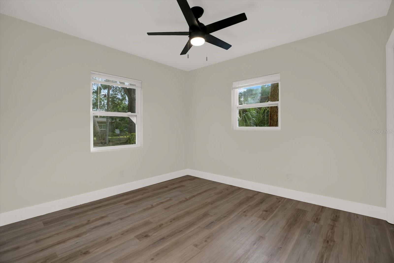 Image 13 of 19 For 1352 Parkwood Street