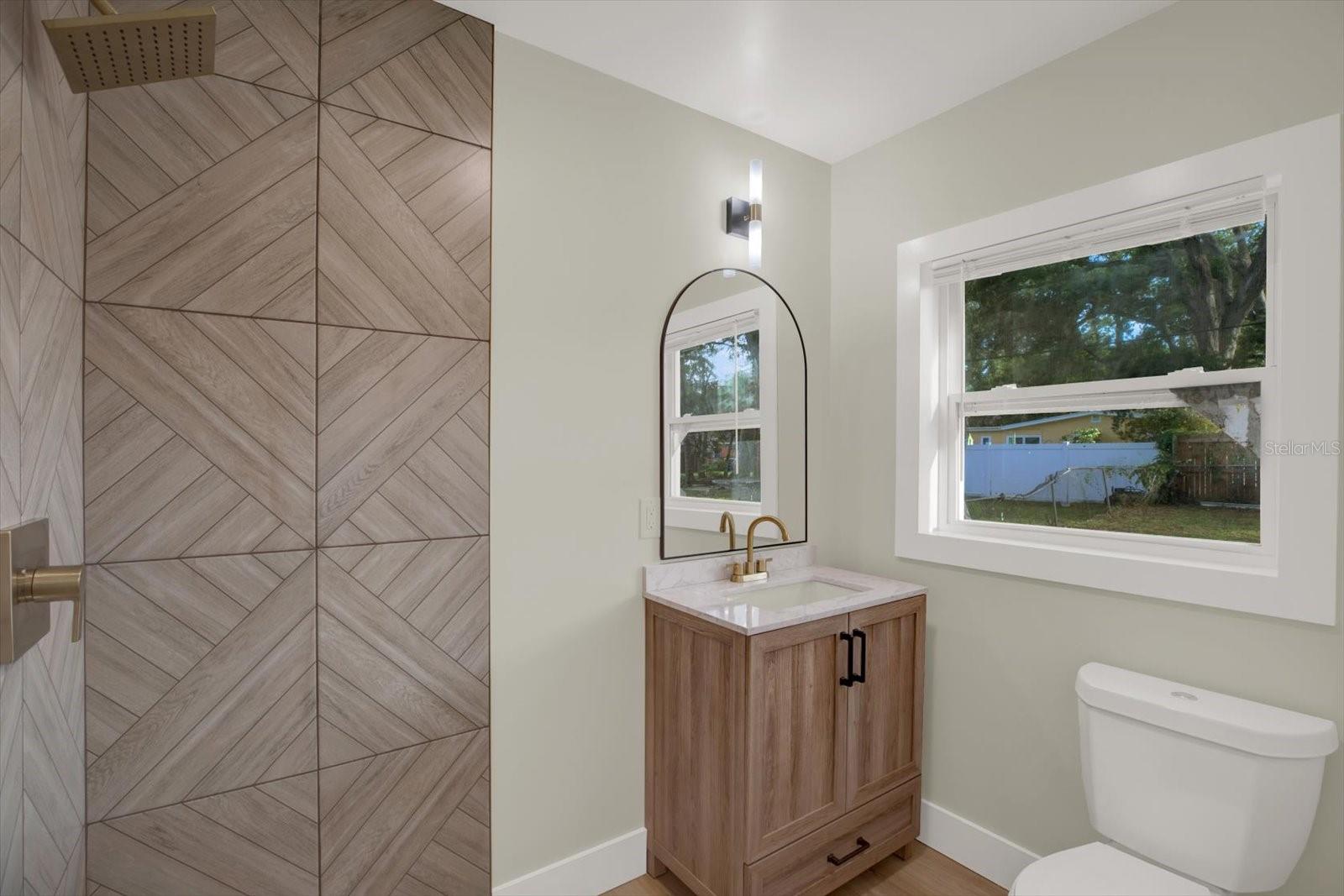 Image 15 of 19 For 1352 Parkwood Street