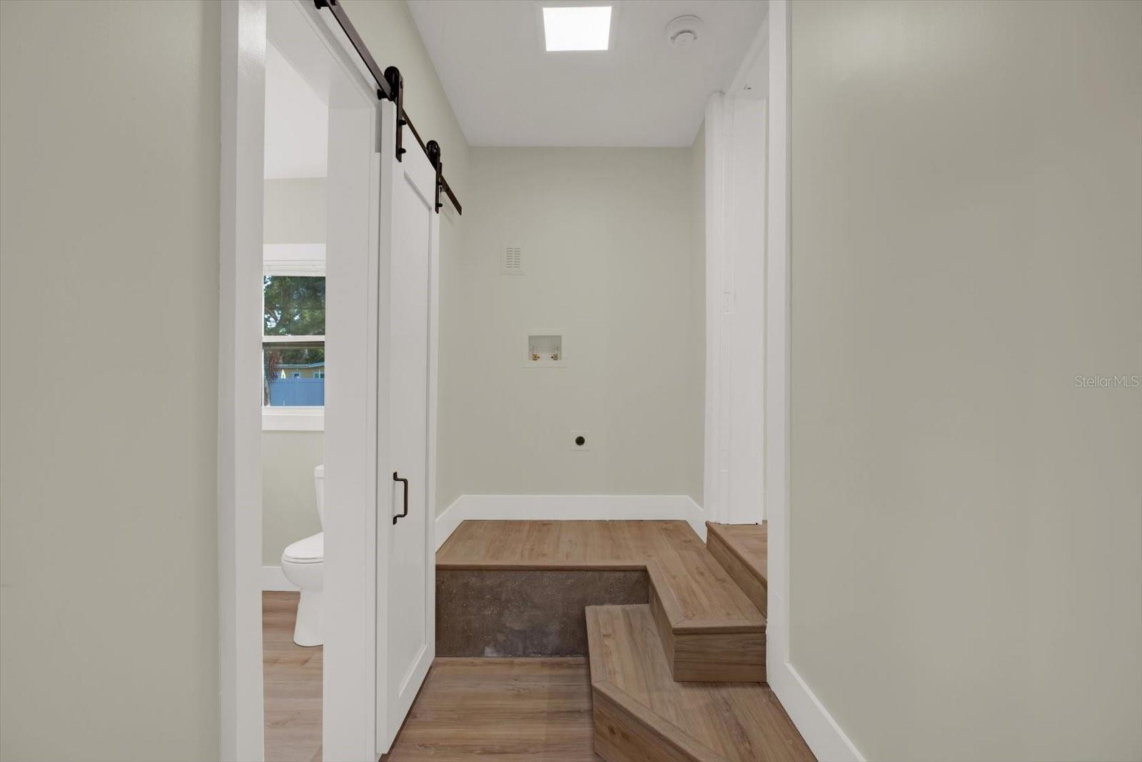 Image 8 of 19 For 1352 Parkwood Street