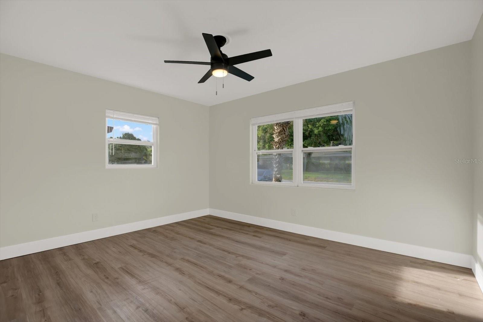 Image 9 of 19 For 1352 Parkwood Street