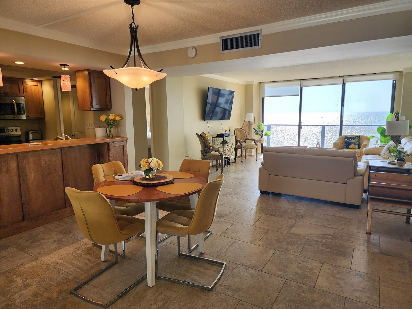 Image 10 of 27 For 450 S Gulfview Blvd  703