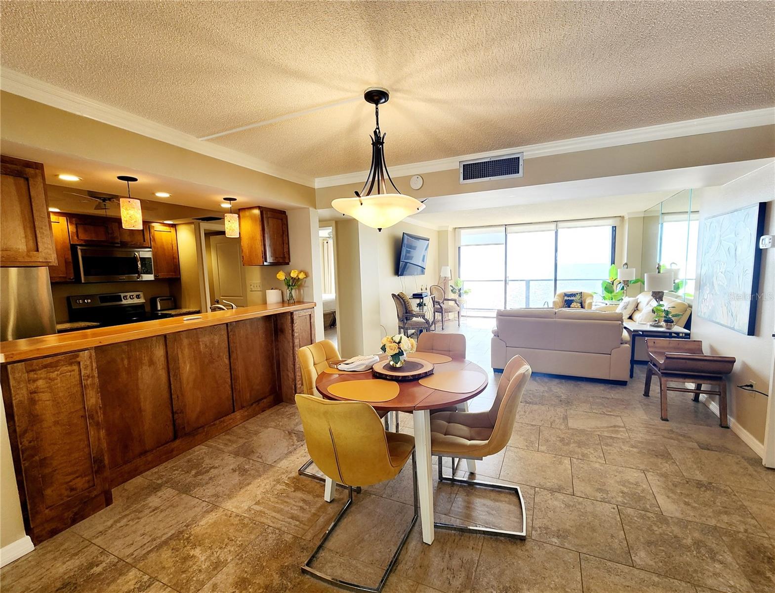 Image 11 of 27 For 450 S Gulfview Blvd  703