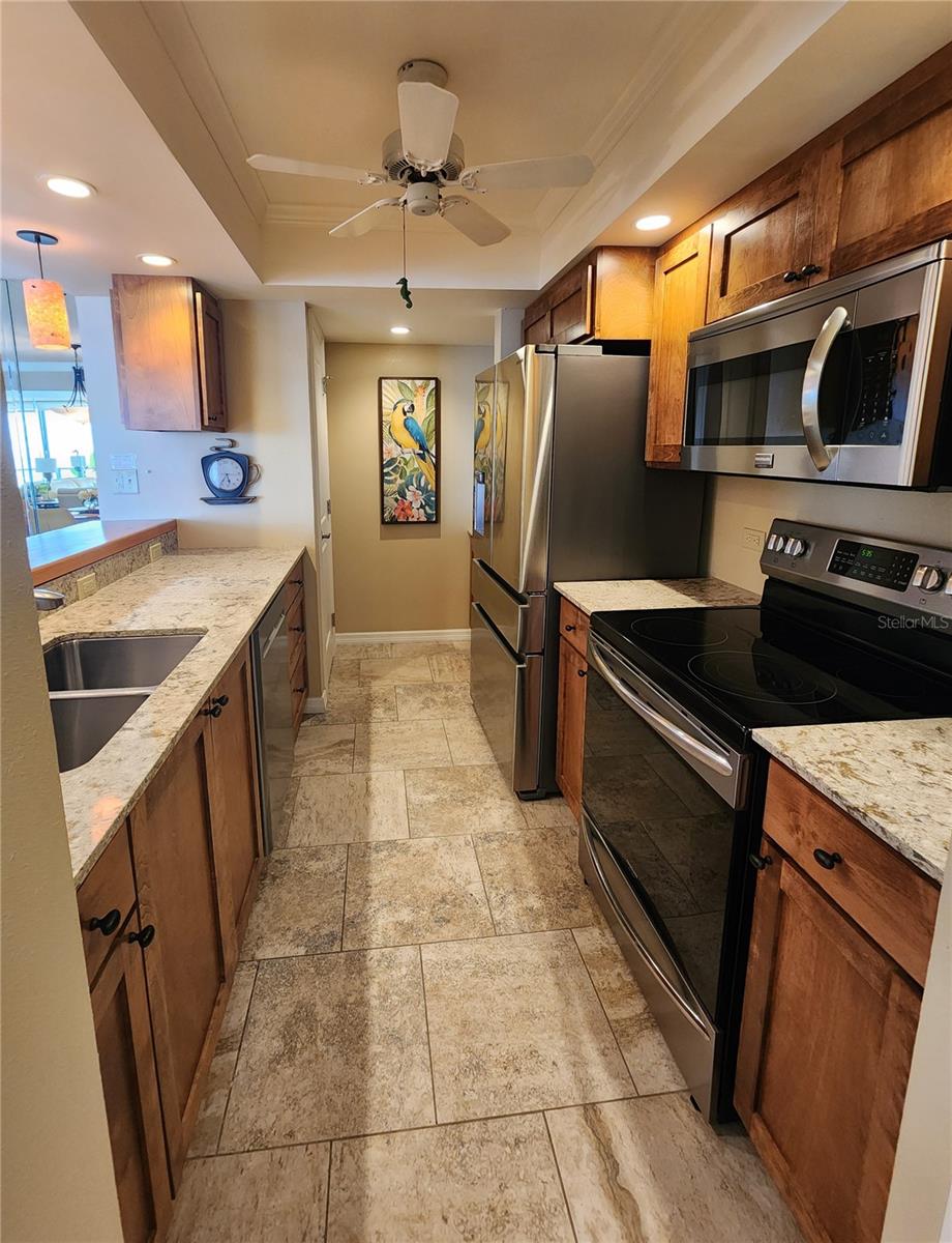Image 14 of 27 For 450 S Gulfview Blvd  703