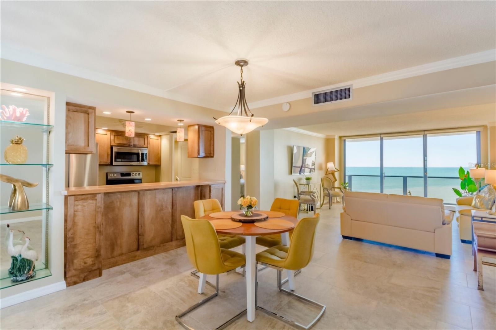 Image 9 of 27 For 450 S Gulfview Blvd  703