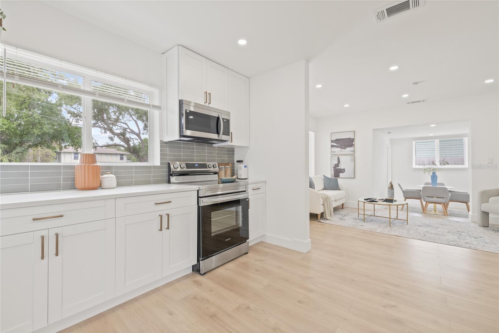 Image 10 of 41 For 3008 Van Buren Drive