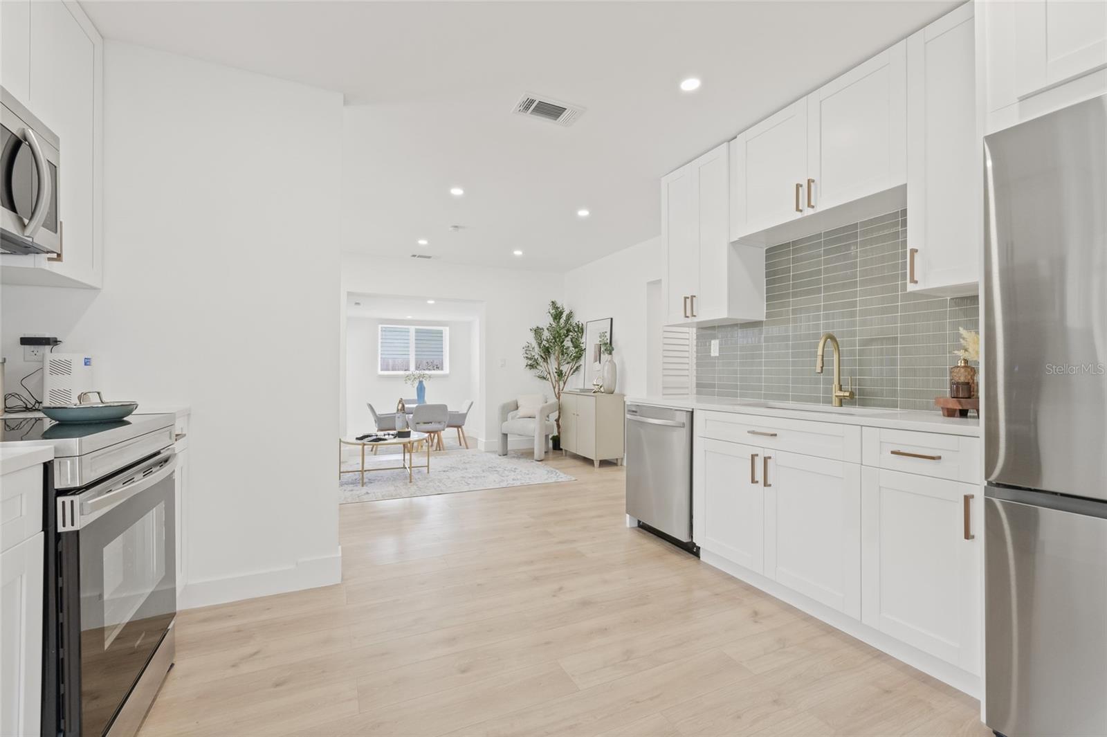 Image 12 of 41 For 3008 Van Buren Drive