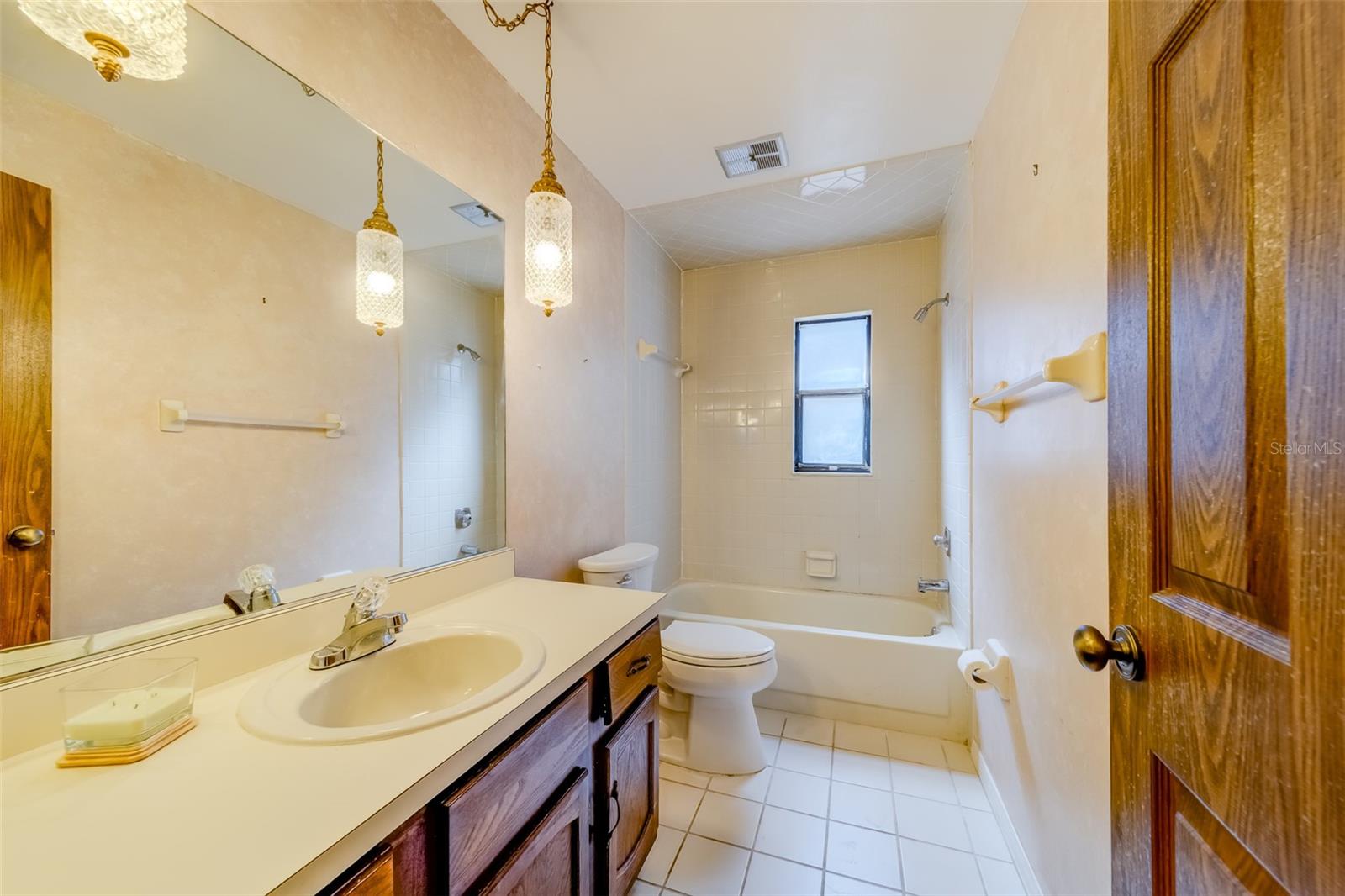 Image 10 of 21 For 1249 Abbey Crescent Lane