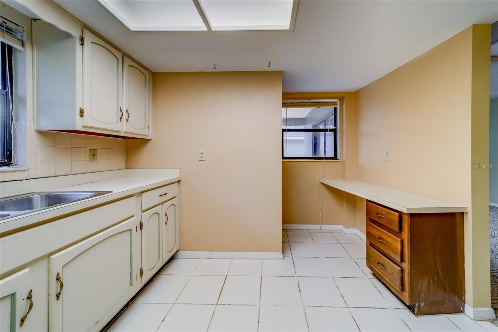Image 14 of 21 For 1249 Abbey Crescent Lane