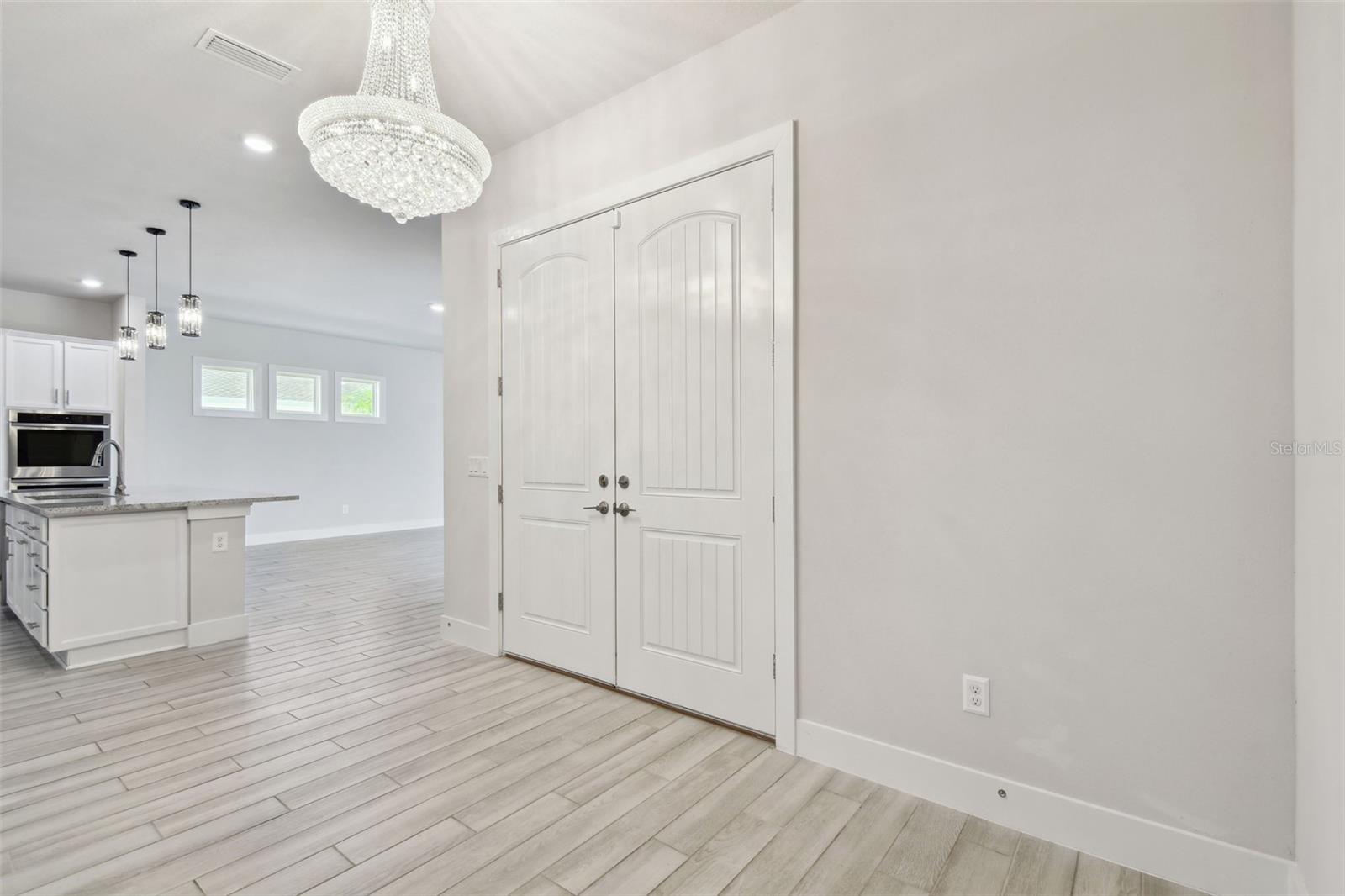 Image 10 of 68 For 8421 Ivy Stark Boulevard