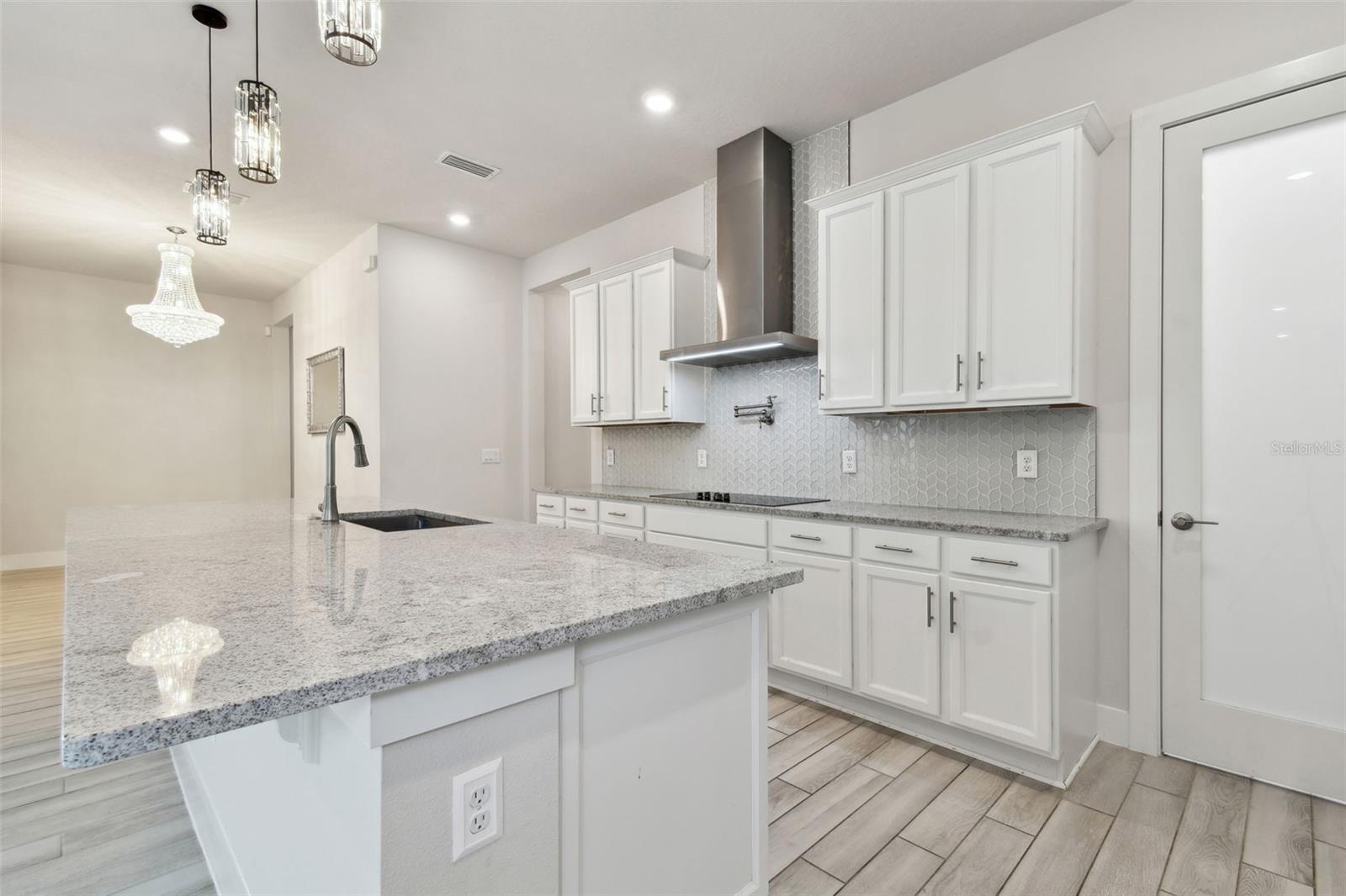 Image 12 of 68 For 8421 Ivy Stark Boulevard