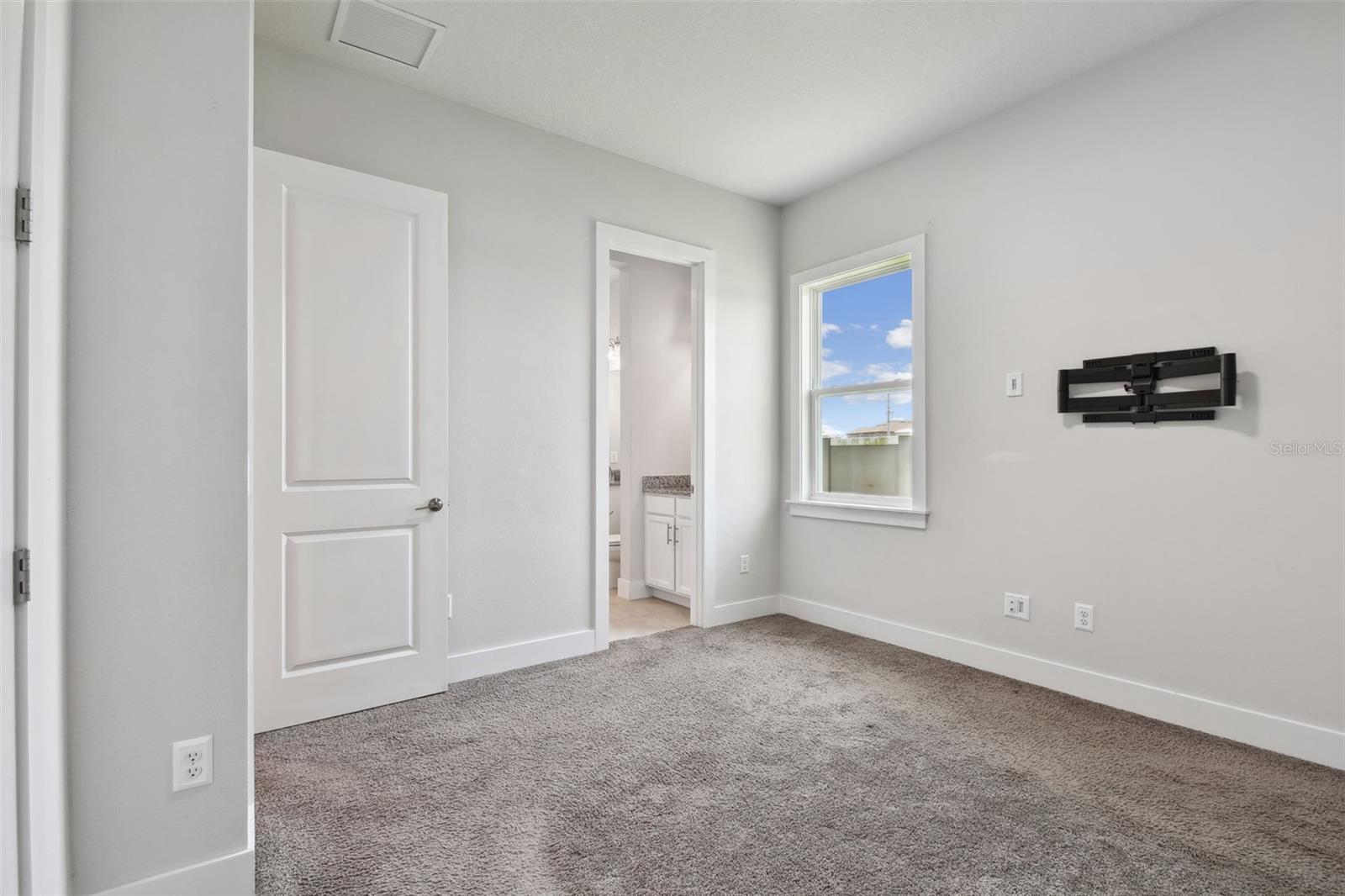 Image 35 of 68 For 8421 Ivy Stark Boulevard