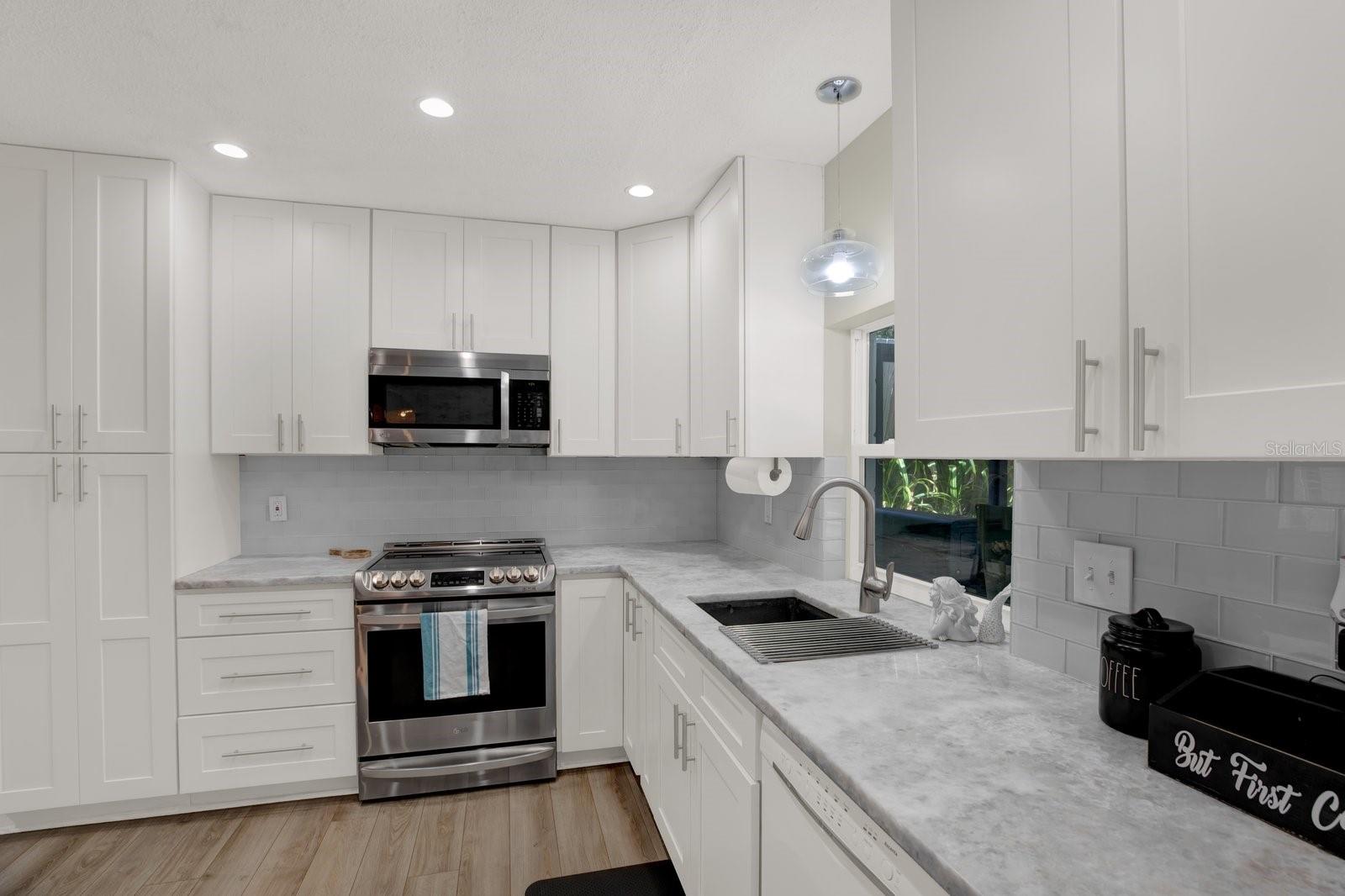 Image 11 of 42 For 8253 137th Lane