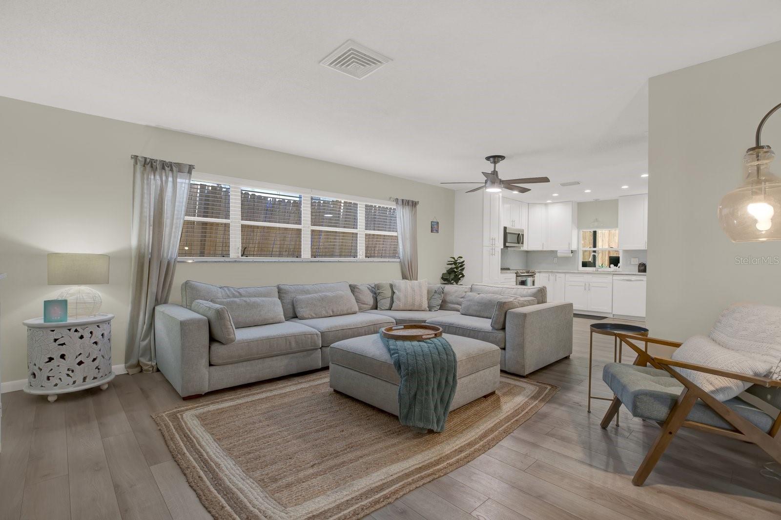 Image 6 of 42 For 8253 137th Lane
