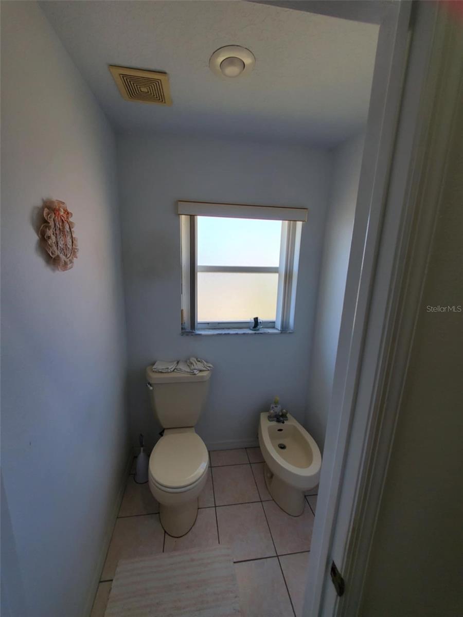 Listing photo id 20 for 5025 Westshore Drive