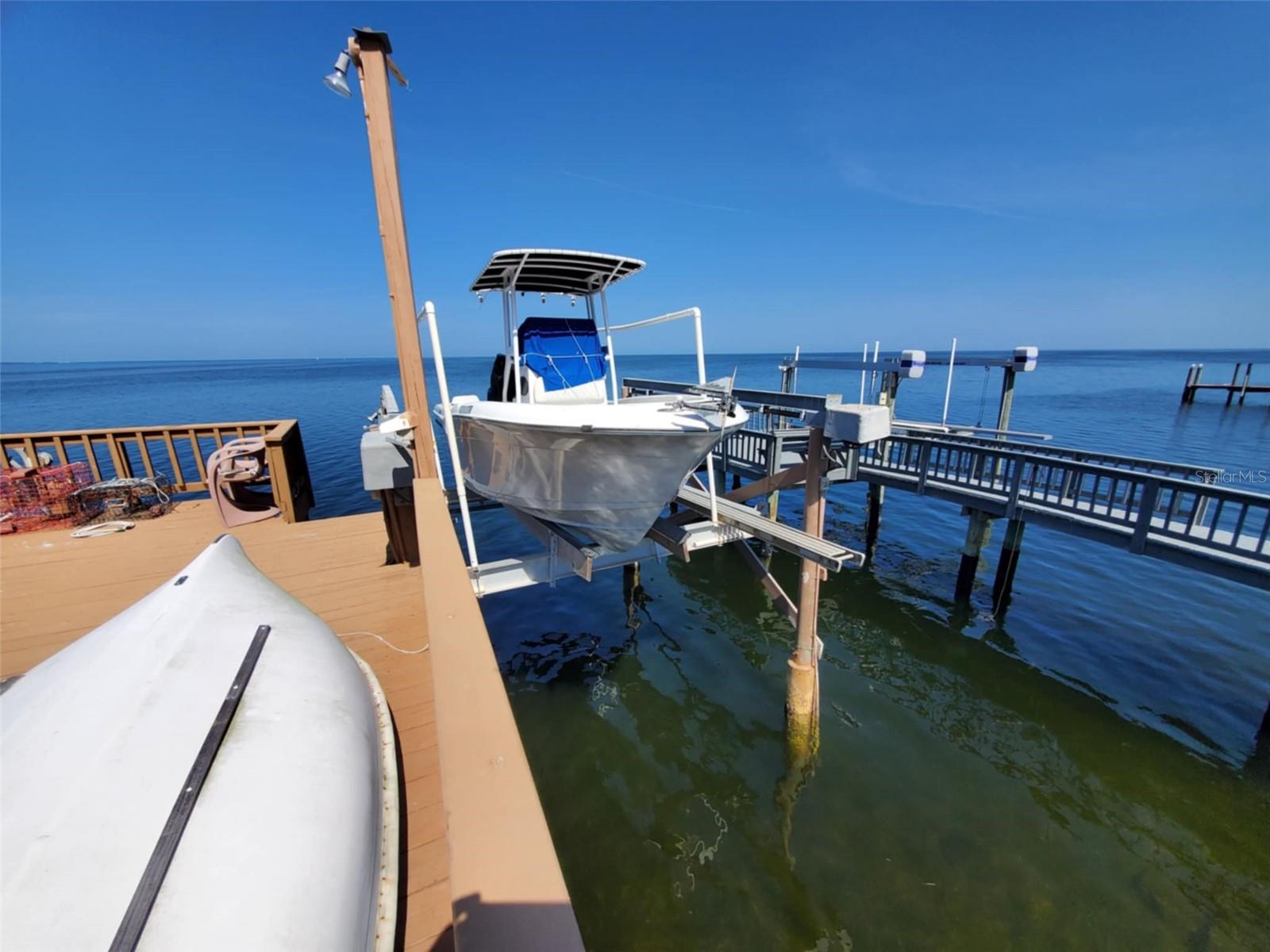Listing photo id 6 for 5025 Westshore Drive