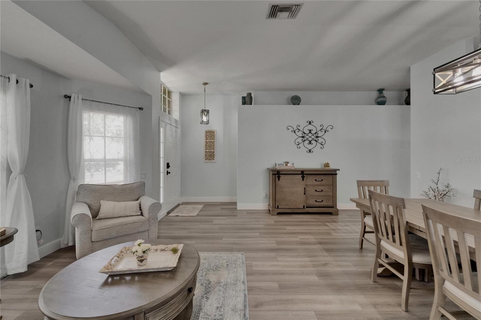 Image 10 of 59 For 10449 Hunters Haven Boulevard