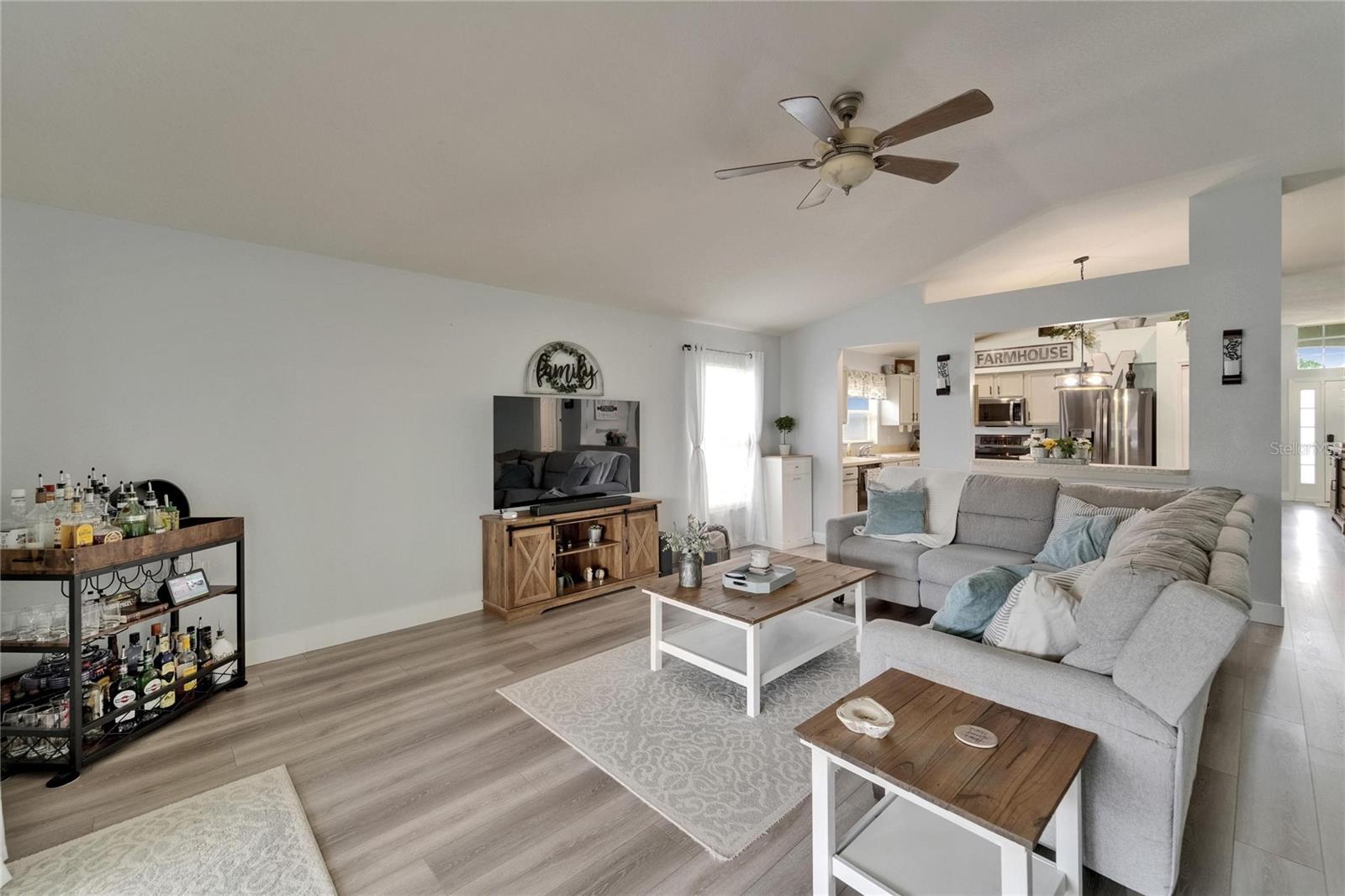 Image 13 of 59 For 10449 Hunters Haven Boulevard