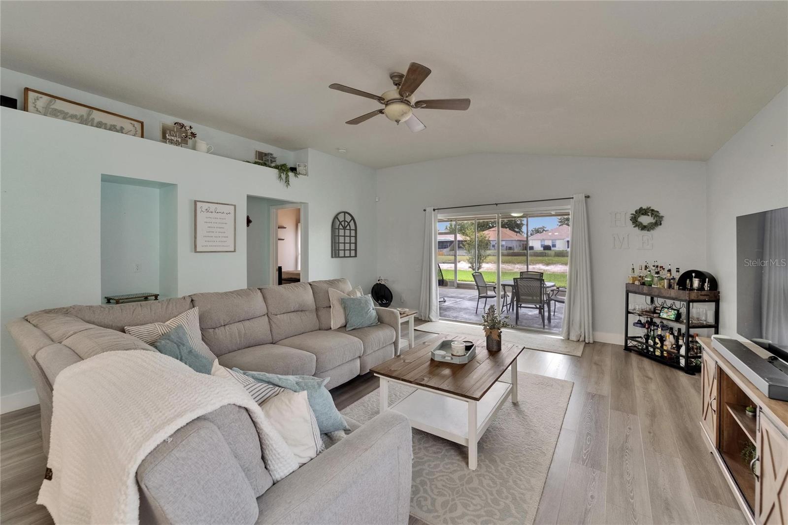 Image 14 of 59 For 10449 Hunters Haven Boulevard