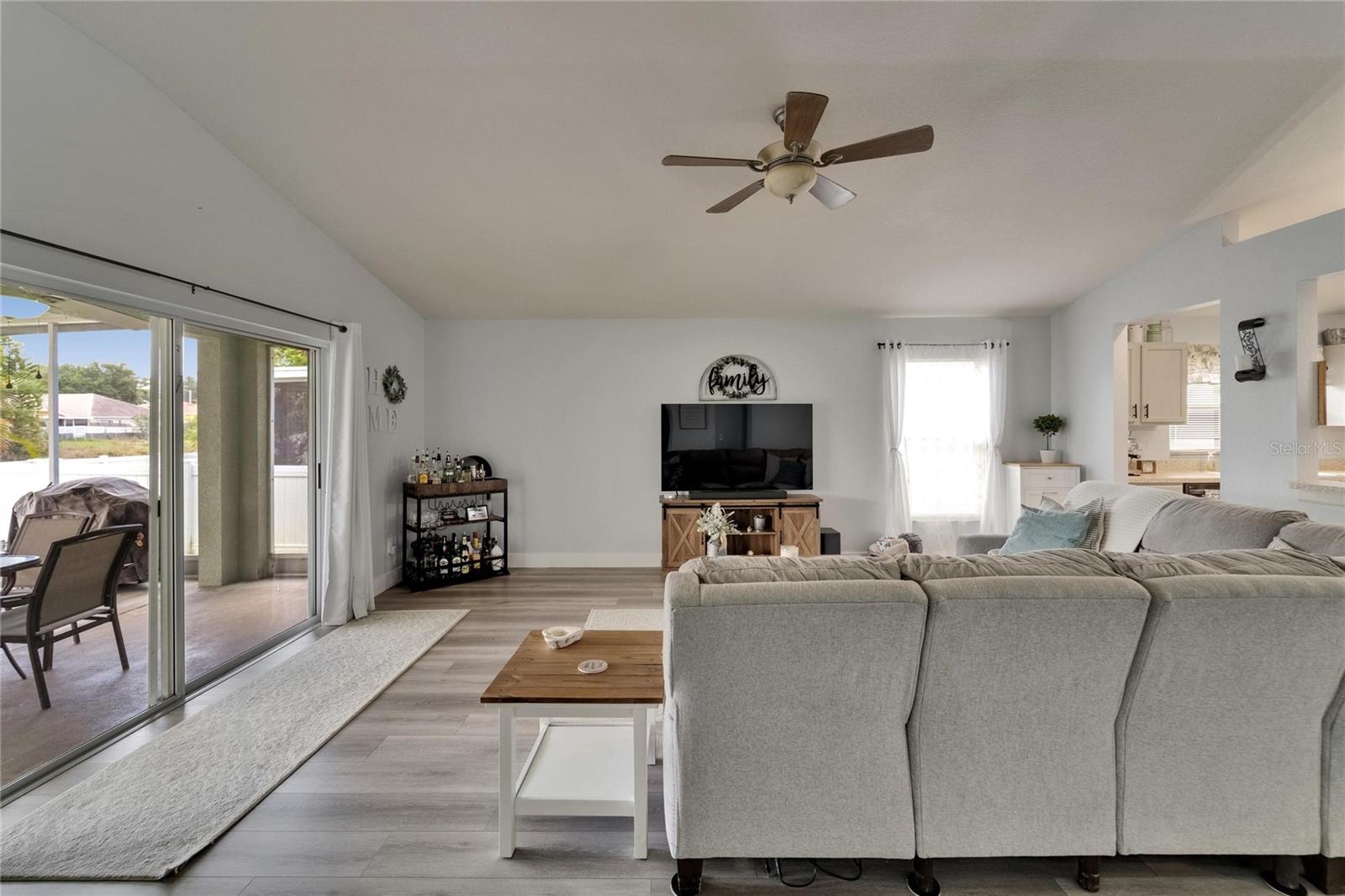 Image 15 of 59 For 10449 Hunters Haven Boulevard