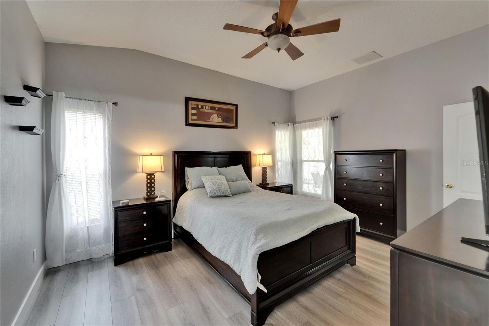 Image 22 of 59 For 10449 Hunters Haven Boulevard