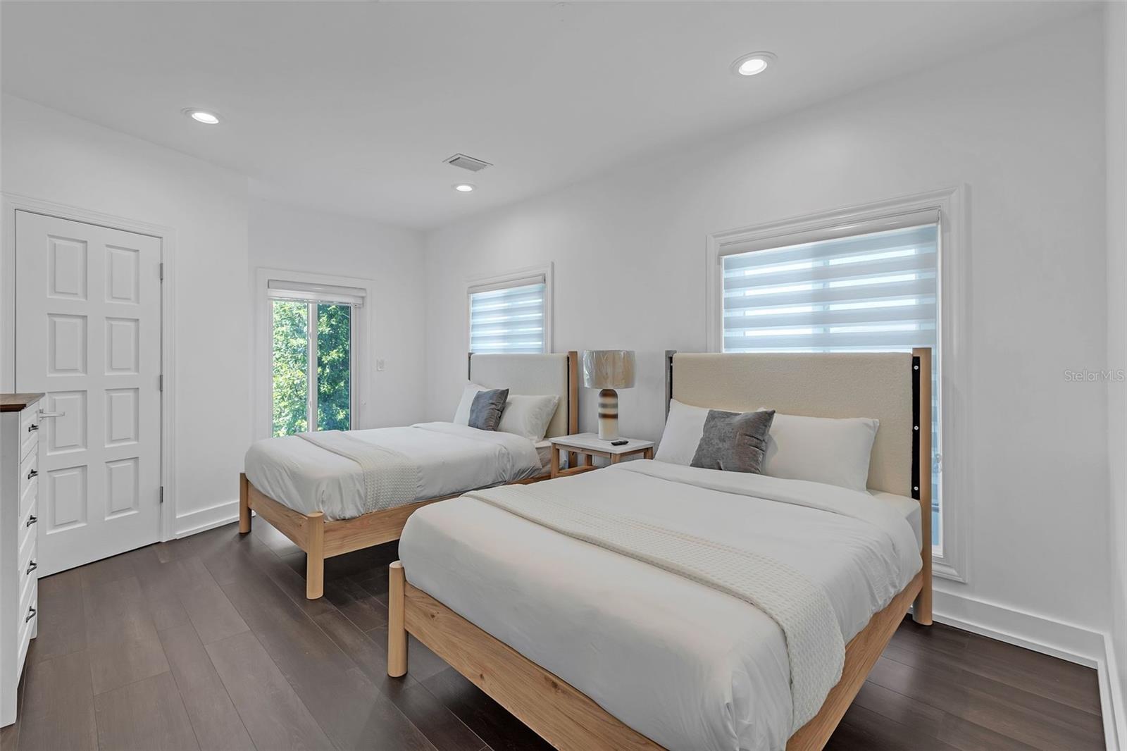 Listing photo id 27 for 5212 62nd Avenue S