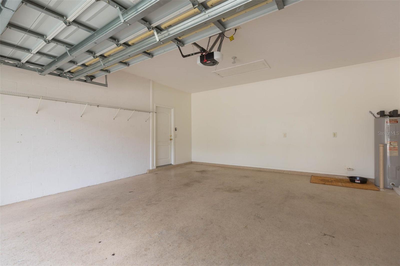 Image 18 of 27 For 17843 Cunningham Court