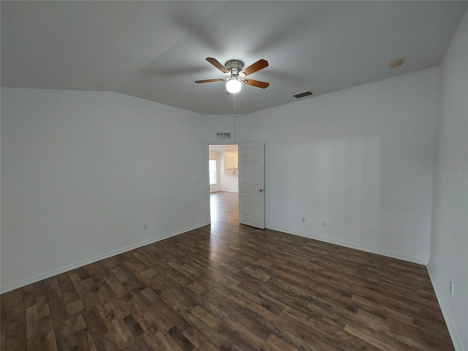 Image 15 of 28 For 557 Windermere Drive