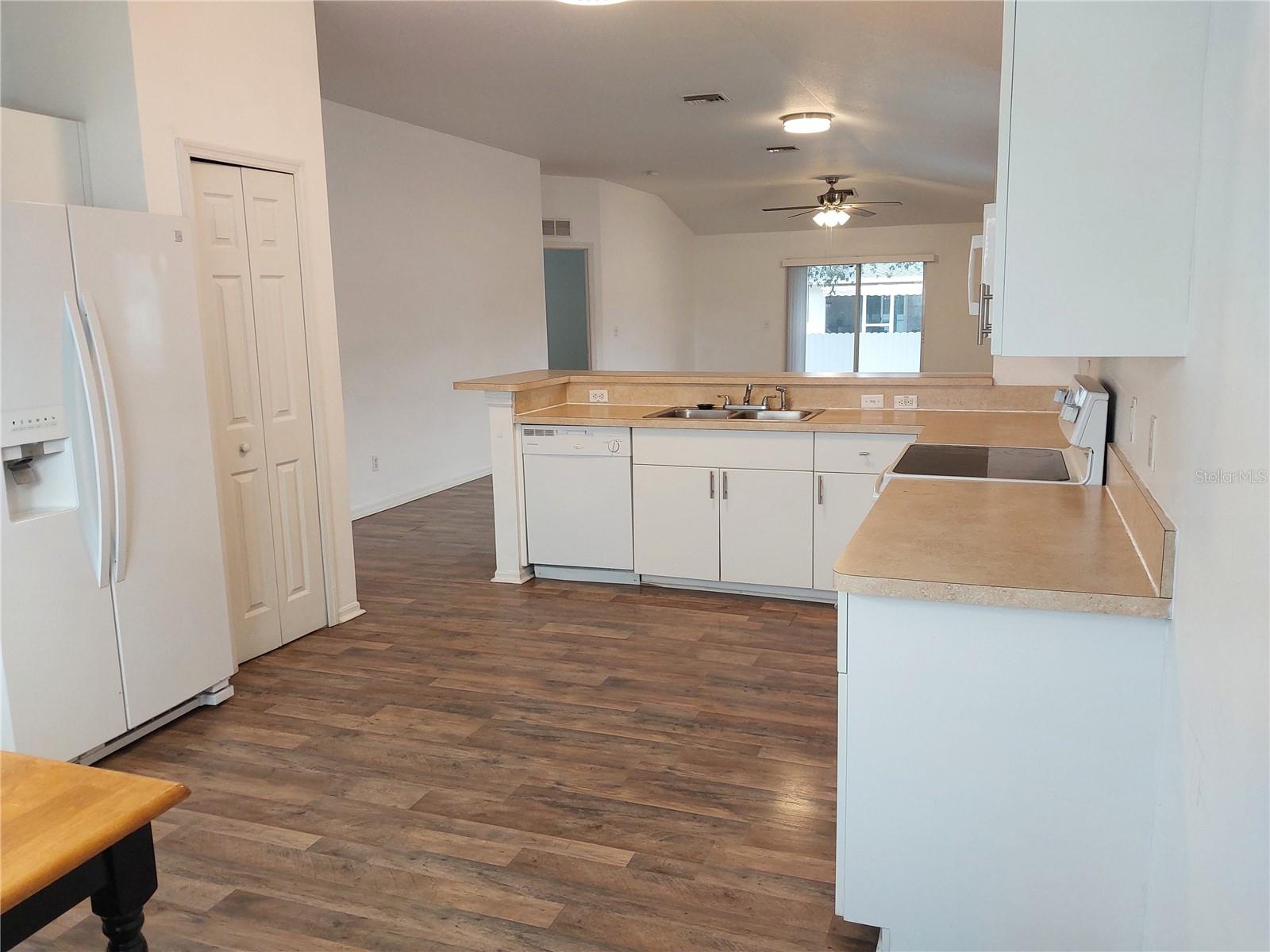 Image 5 of 28 For 557 Windermere Drive