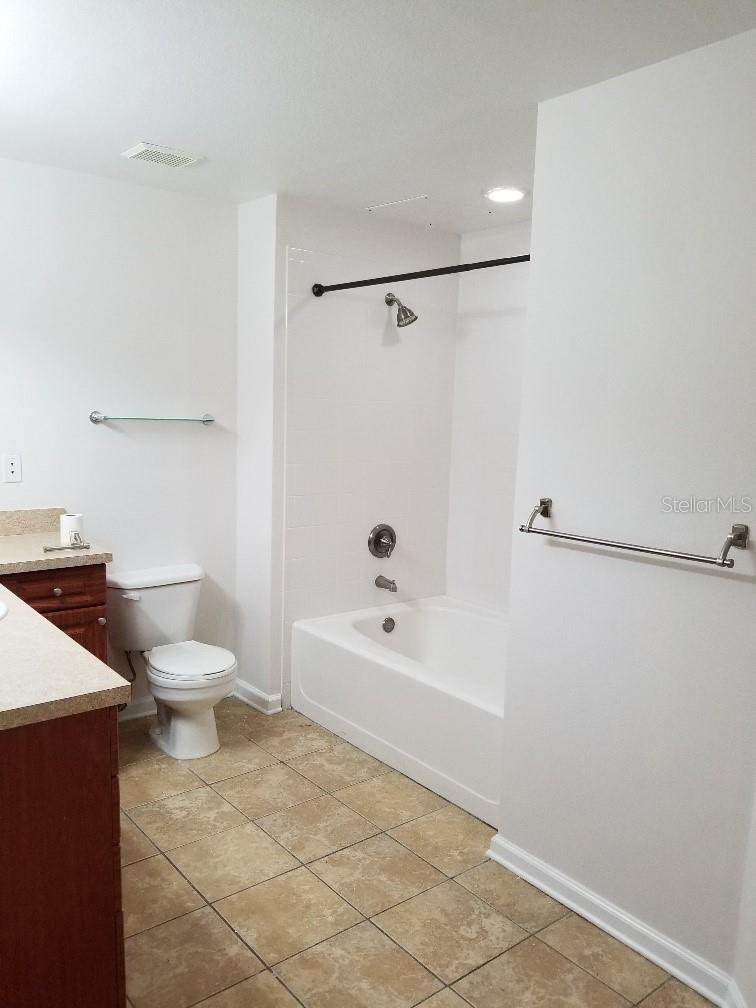 Image 3 of 8 For 5111 Bay Club Circle 5111