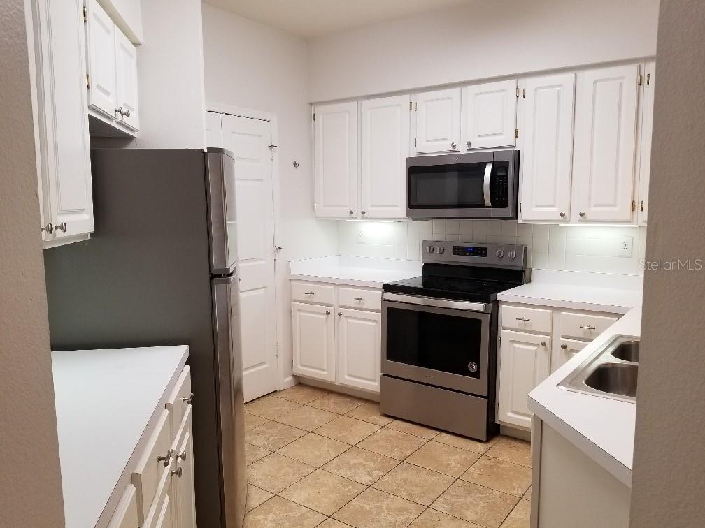 Image 8 of 8 For 5111 Bay Club Circle 5111