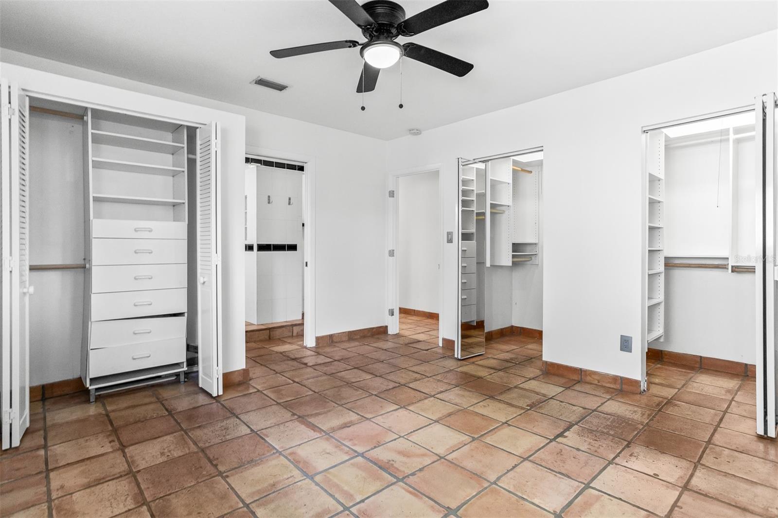 Listing photo id 8 for 593 Marmora Avenue