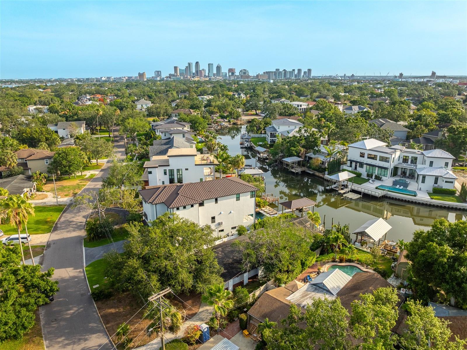Listing photo id 18 for 593 Marmora Avenue