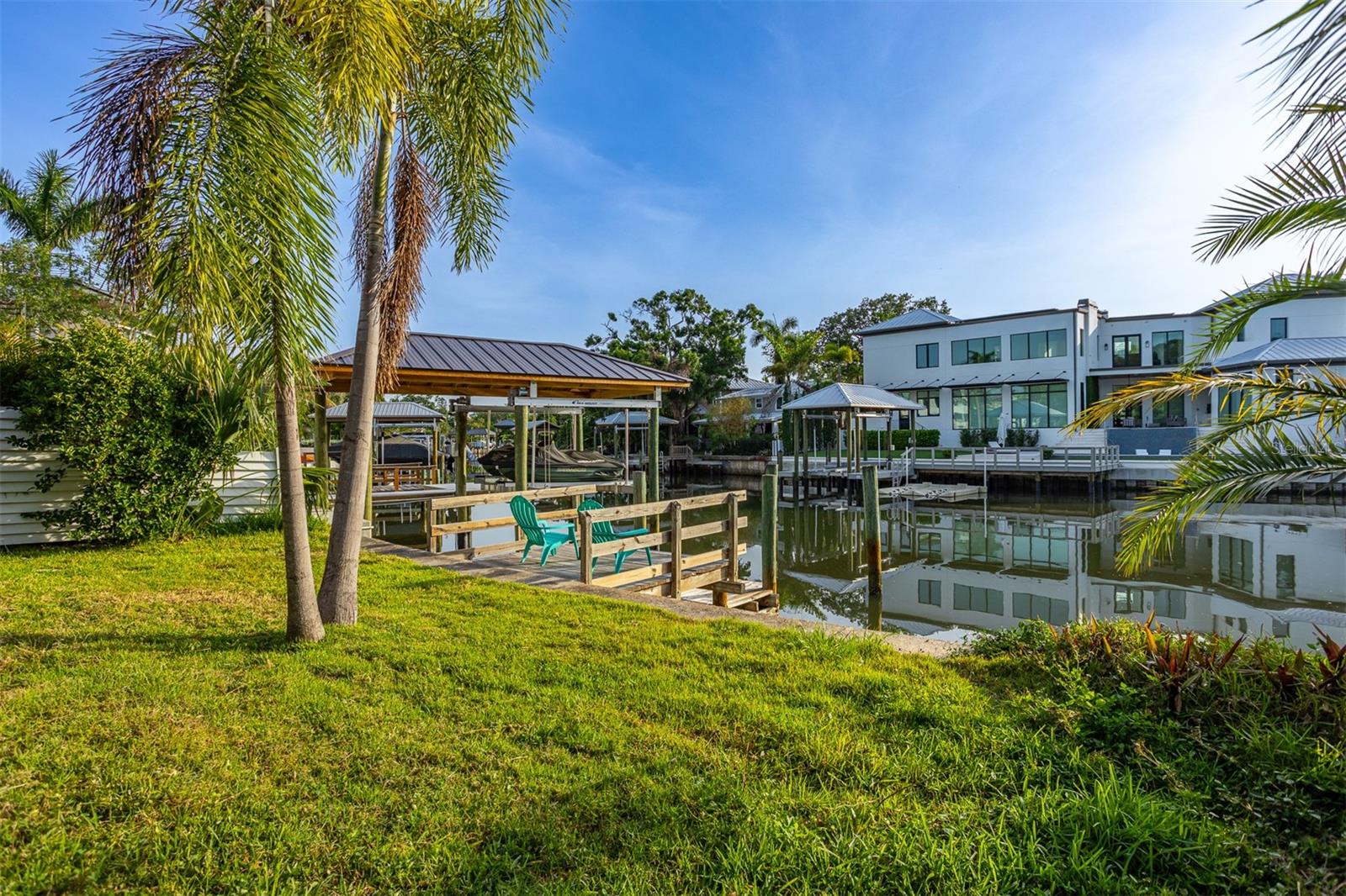 Listing photo id 1 for 593 Marmora Avenue