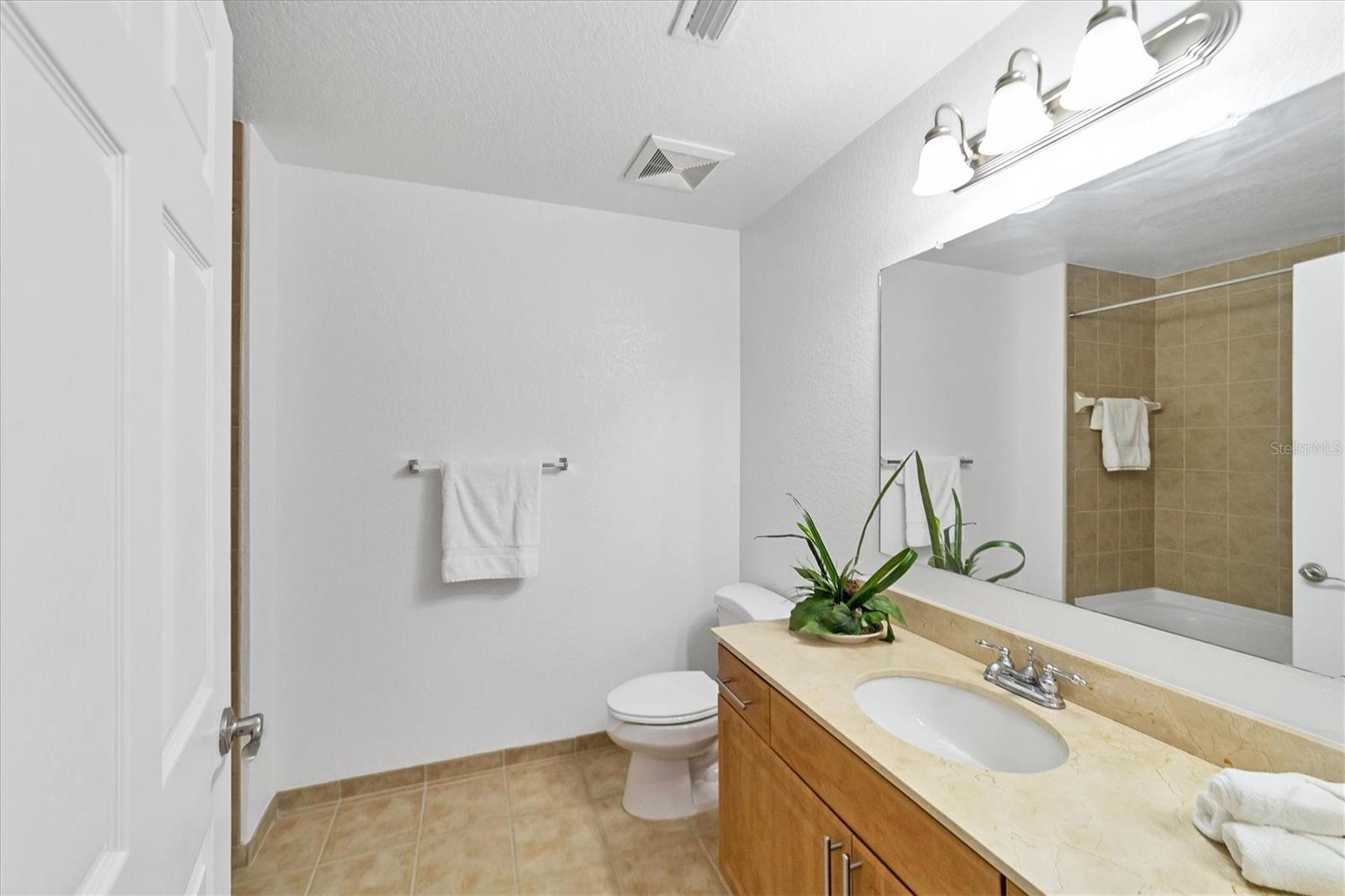 Image 12 of 32 For 1268 11th Street 2302