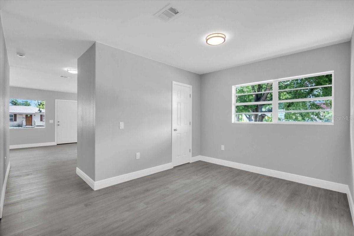 Image 11 of 40 For 2711 22nd Avenue