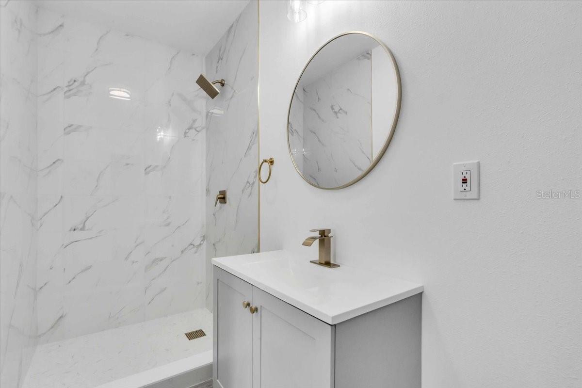 Image 19 of 40 For 2711 22nd Avenue