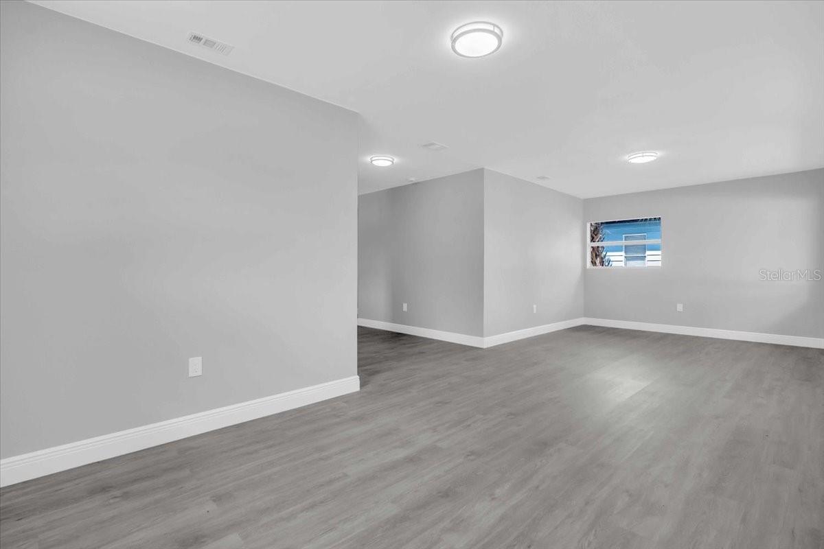 Image 8 of 40 For 2711 22nd Avenue