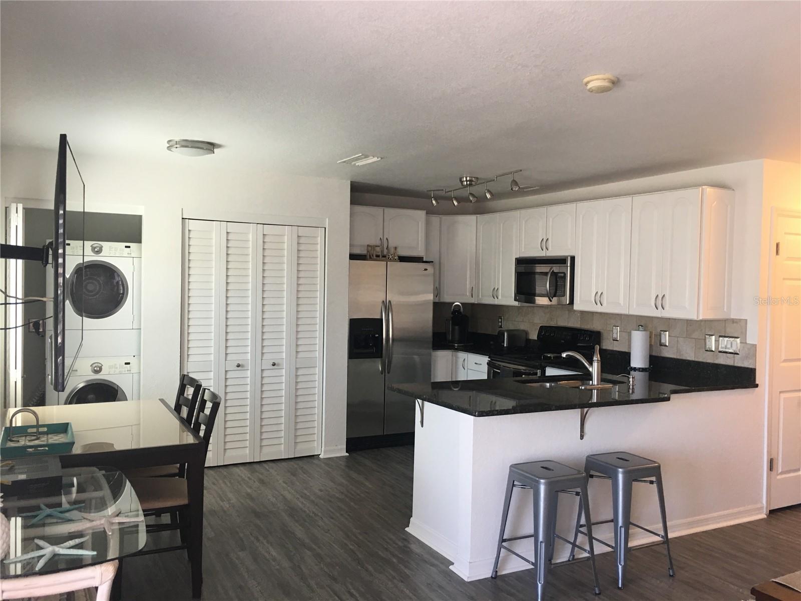 Image 3 of 19 For 5174 Beach Drive Se B